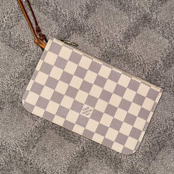 Louis Vuitton Handbags - Louis Vuitton Beige and Gray Checkered Clutch